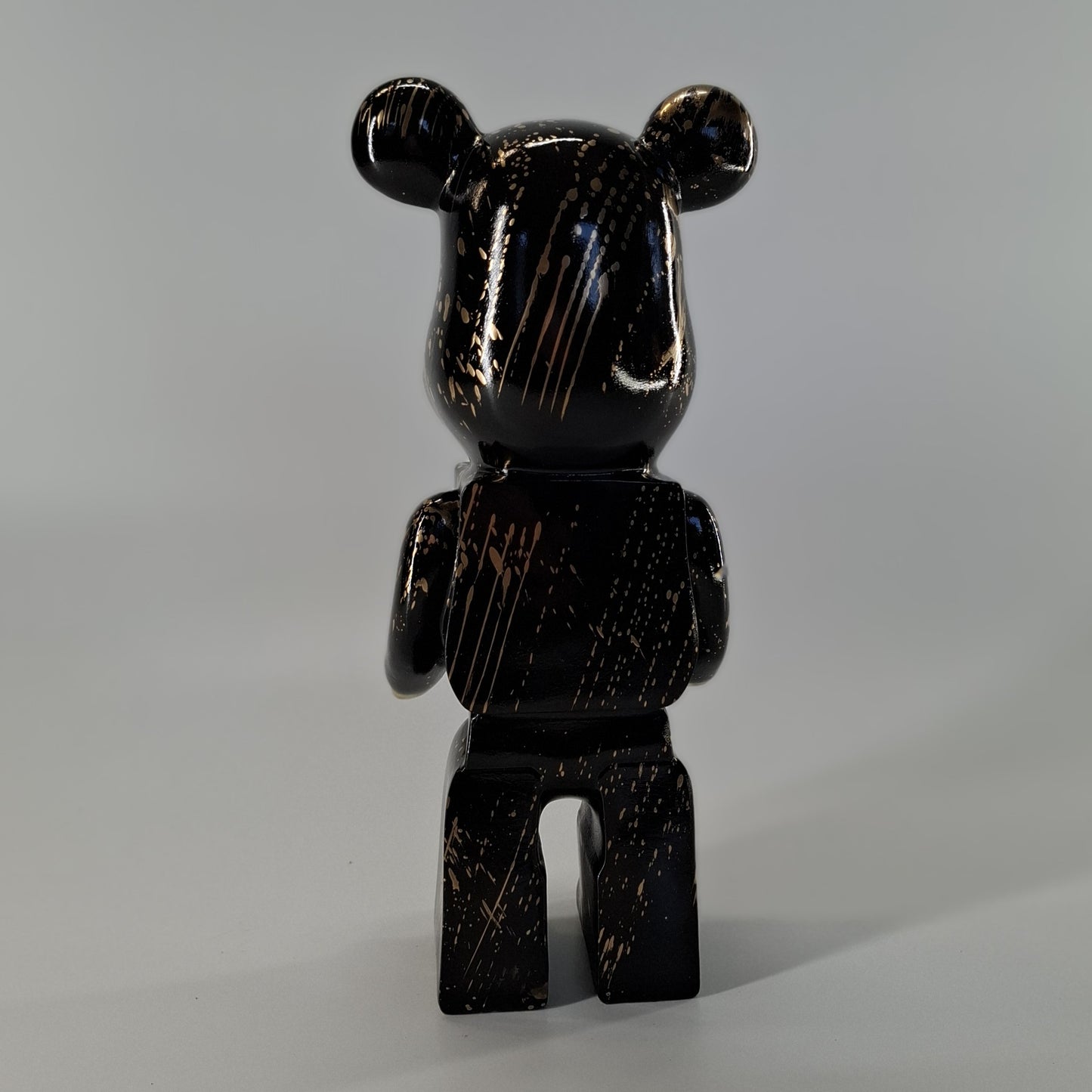Beer staand zwart goud splash 26 cm