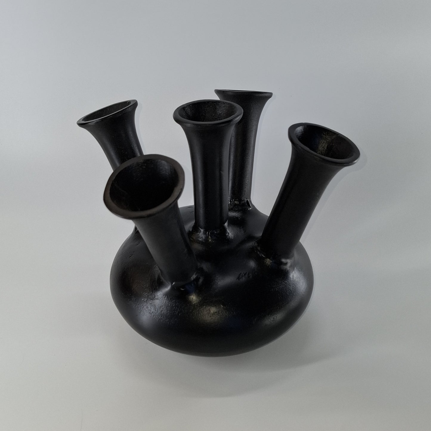 Aluminium toetervaas / tulpenvaas D25 zwart