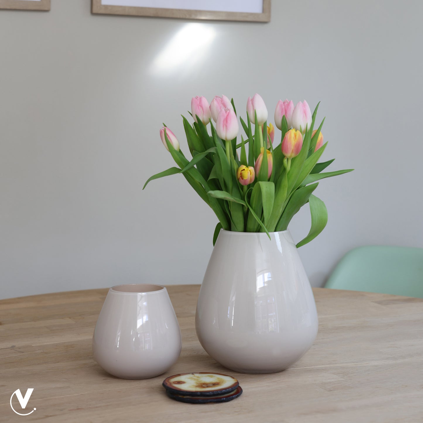 Vase The World vaas Tasman S Ivory