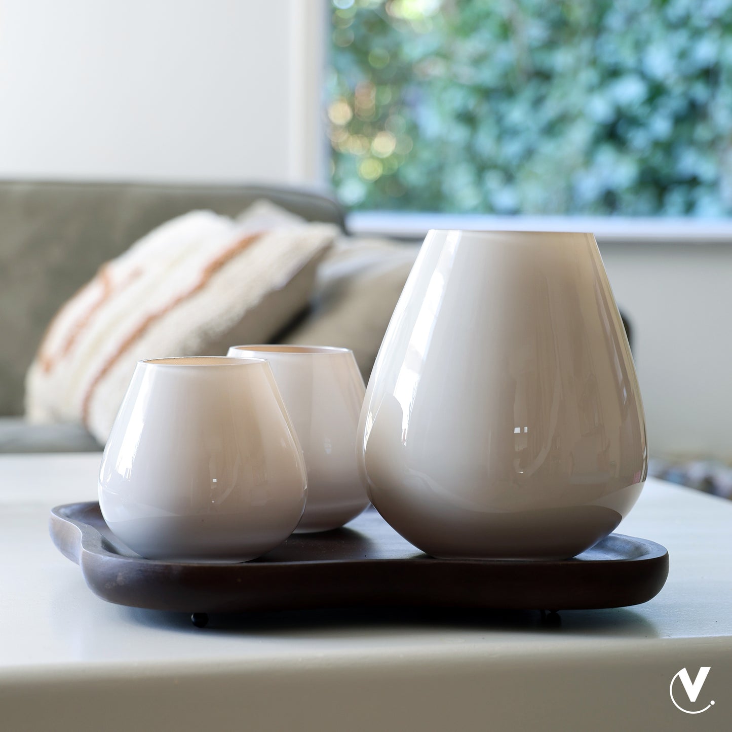 Vase The World vaas Tasman S Ivory