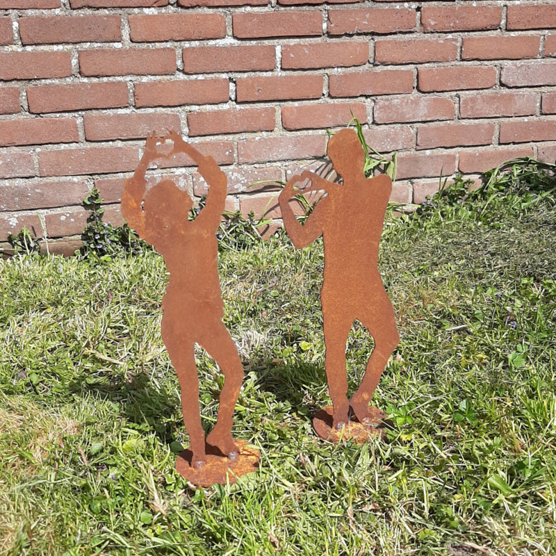 Handenhartje van vrouw op plaat roestijzer