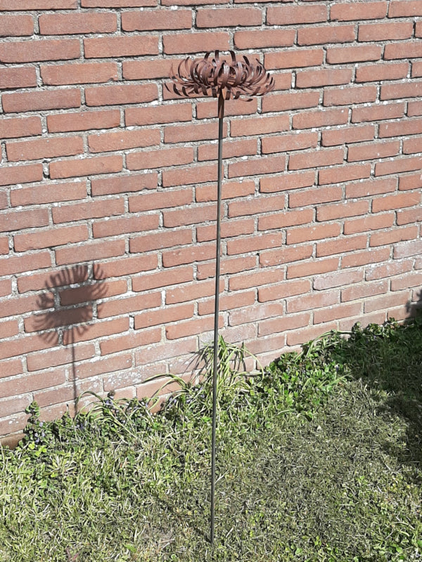 Tuinsteker Chrysant 3D op stok roestijzer