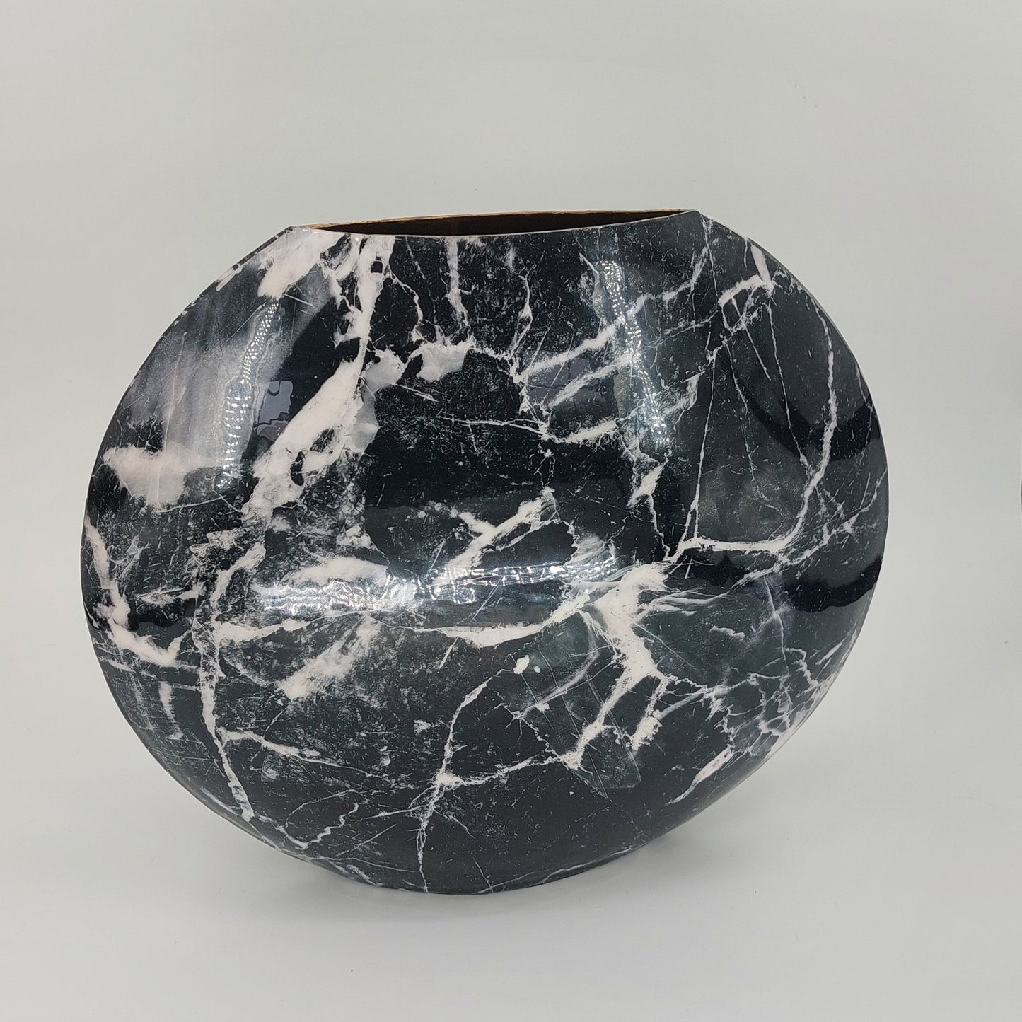 Metalen vaas met marmerlook in zwart, Mansion Atmosphere Narzole – 40 x 15 x 36 cm."