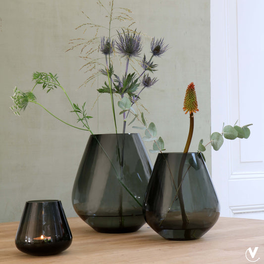 Vase the World Glazen vaas Tasman Grey M