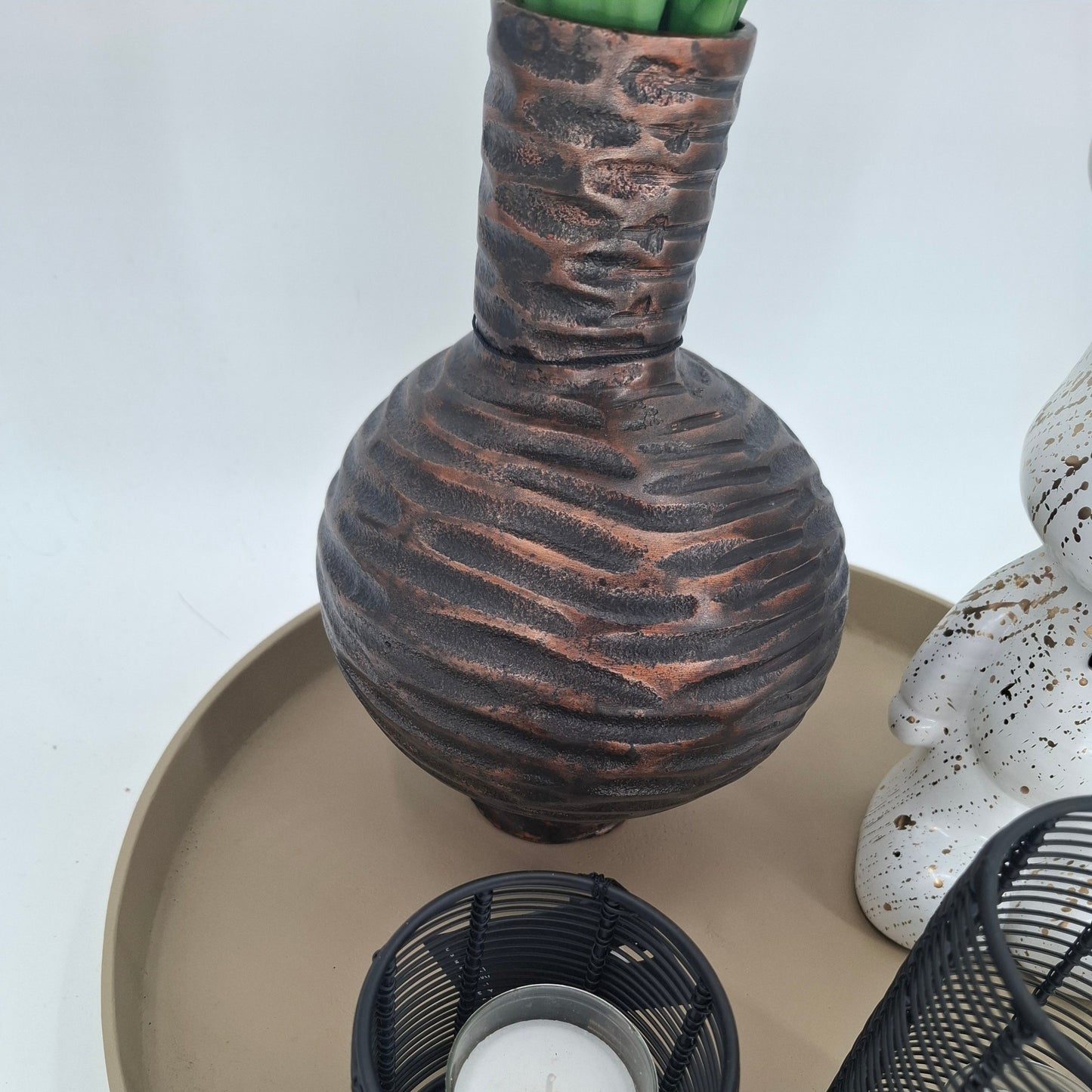 Stijlvolle aluminium vaas in koperbruine kleur – decoratief en modern design