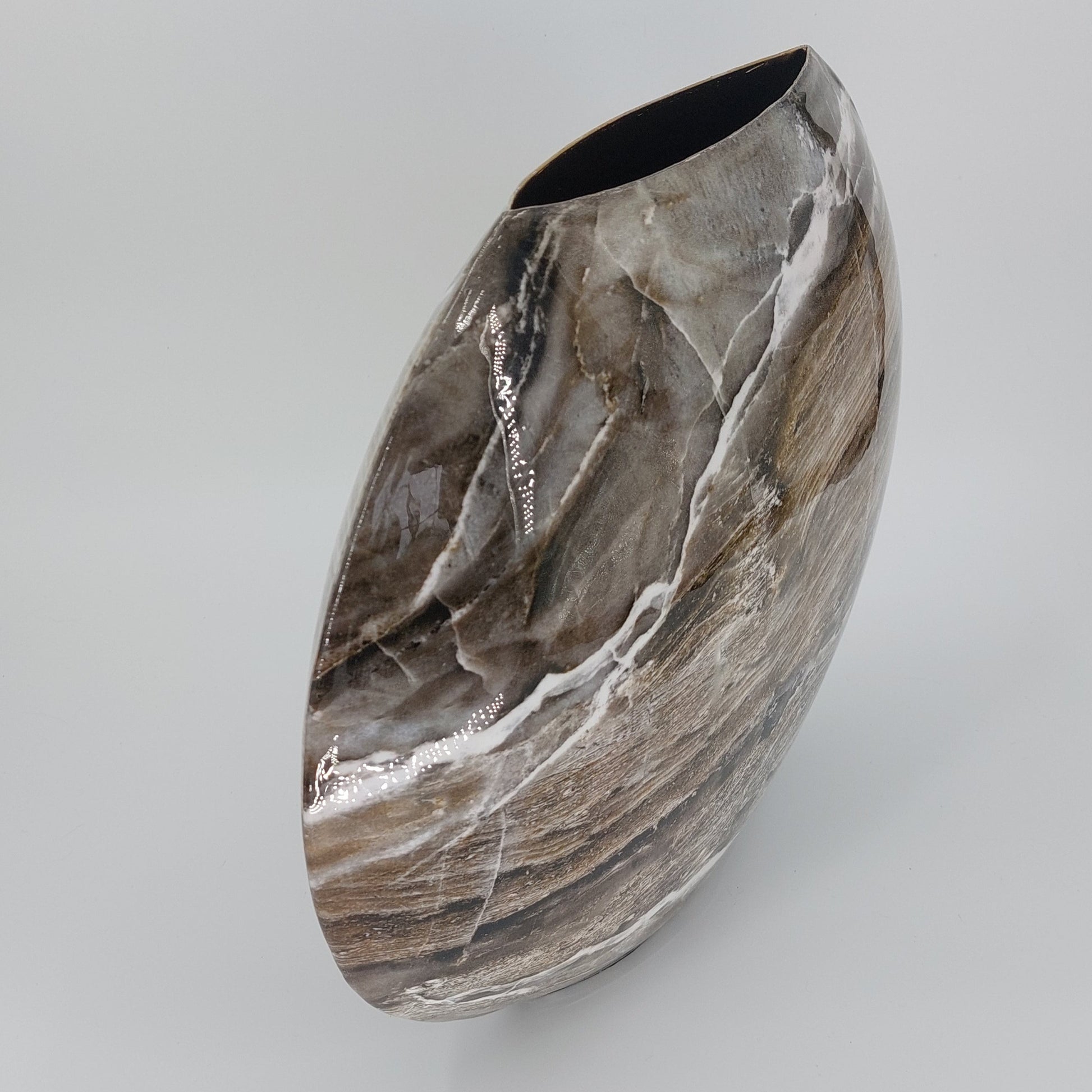 Metalen vaas met marmerlook in gemêleerde tinten, Mansion Atmosphere Narzole – 40 x 15 x 36 cm."