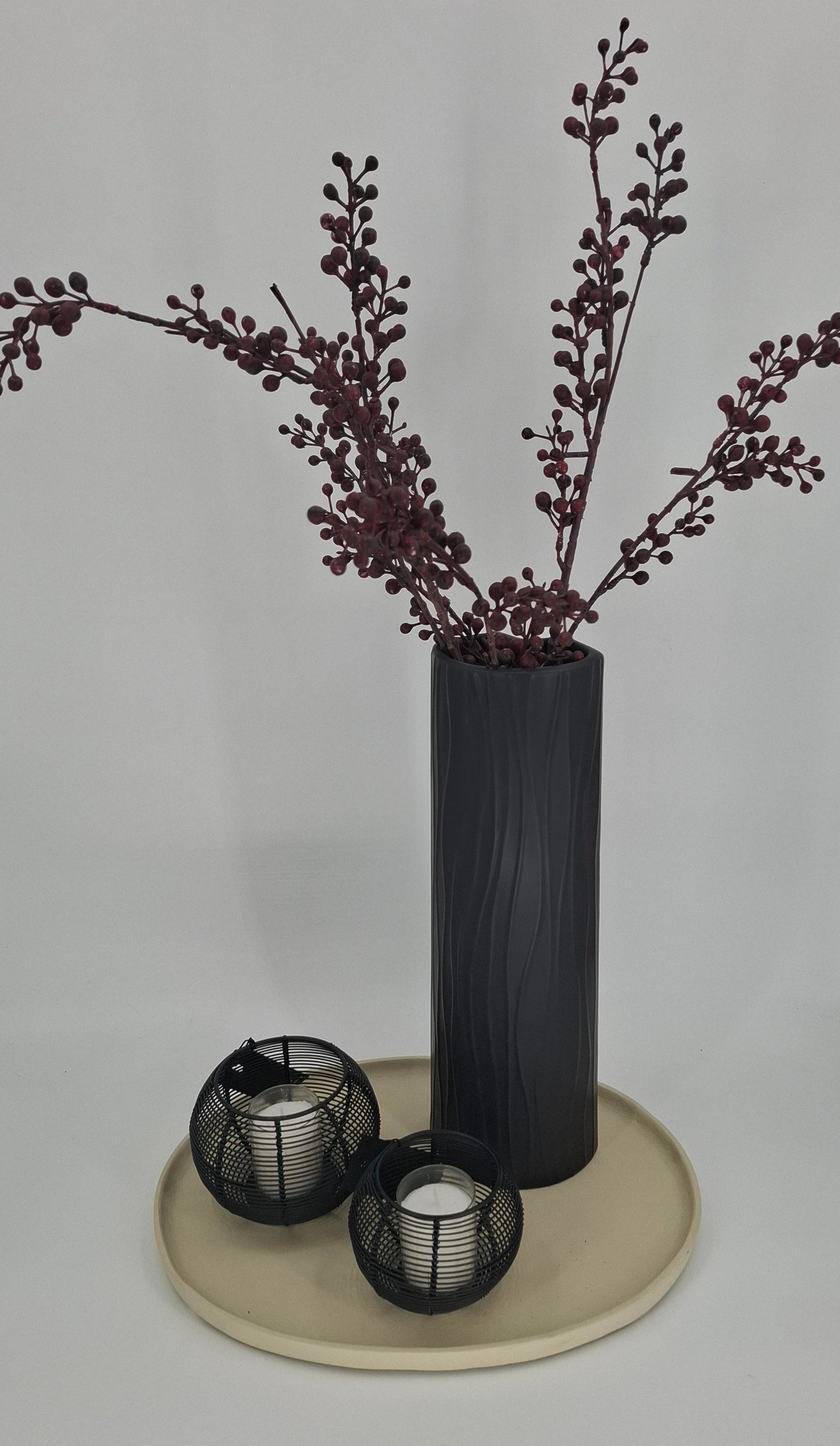 Stoer ovaal dienblad van ruw metaal – industrieel woonaccessoire voor serveren en decoratie