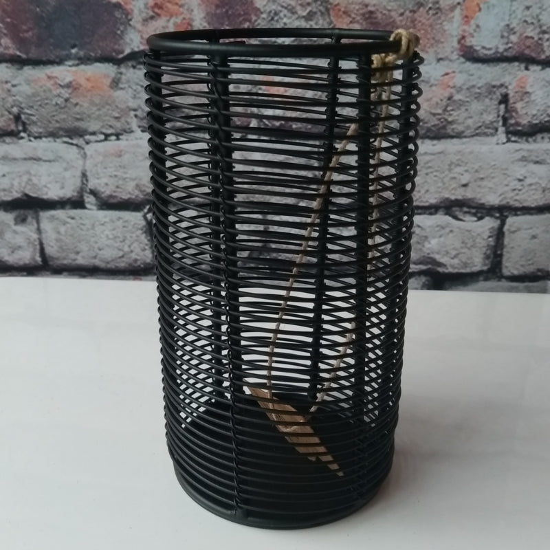 Zwarte metalen waxinelichthouder met modern design